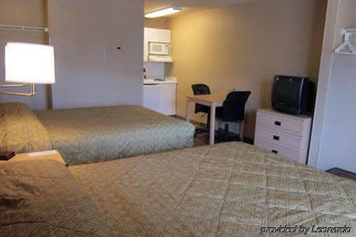 Hometowne By Red Roof Austin Motel Cedar Park