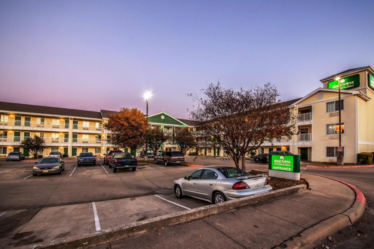 Hometowne By Red Roof Austin Motel Cedar Park