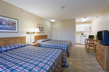 Hometowne By Red Roof Austin Motel 2*